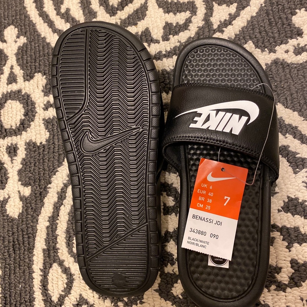BRAND NEW! NEVER WORN Nike slides